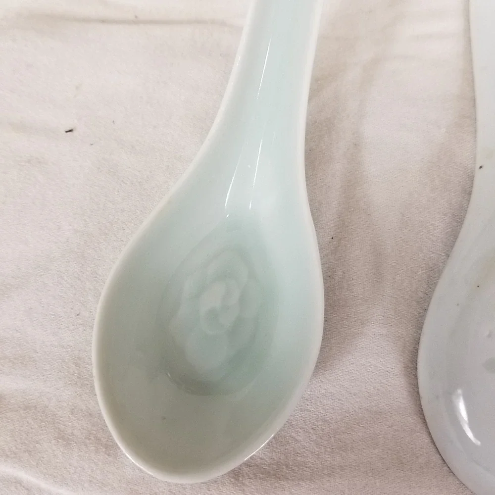 Chinese Soup Spoons Set 3 Blue‎ White Rice Grain Celadon Green Excellent